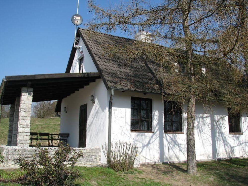 Rezydencja Nad Jeziorem Pestkownica Exterior photo